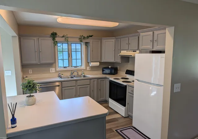 Photo 3 of Condo for sale at 1512 E Gaylord St, Mount Pleasant, MI 48858 | MLS# 58050220914 | Listing updated on 2026-09-08
