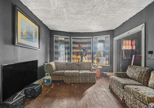 Photo 3 of Multi family home for sale at 5023 Iroquois St, Detroit, MI 48213 | MLS# 61050220913 | Listing updated on 2026-09-08