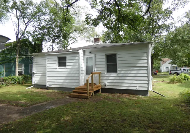 Photo 3 of Single family home for sale at 1330 Bishop Ave, Benton Harbor, MI 49022 | MLS# 69026047268 | Listing updated on 2026-09-04