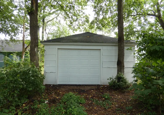 Photo 3 of Single family home for sale at 1330 Bishop Ave, Benton Harbor, MI 49022 | MLS# 69026047268 | Listing updated on 2026-09-04