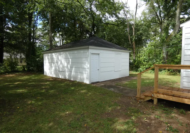 Photo 4 of Single family home for sale at 1330 Bishop Ave, Benton Harbor, MI 49022 | MLS# 69026047268 | Listing updated on 2026-09-04