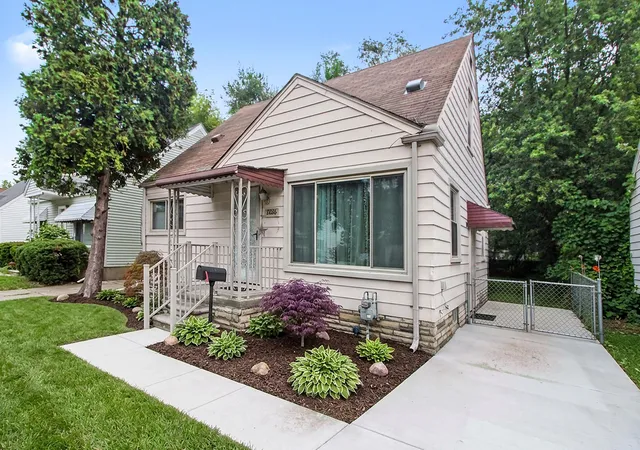 Photo 3 of Single family home for sale at 18286 Denby St, Redford, MI 48240 | MLS# 81026047276 | Listing updated on 2026-09-04
