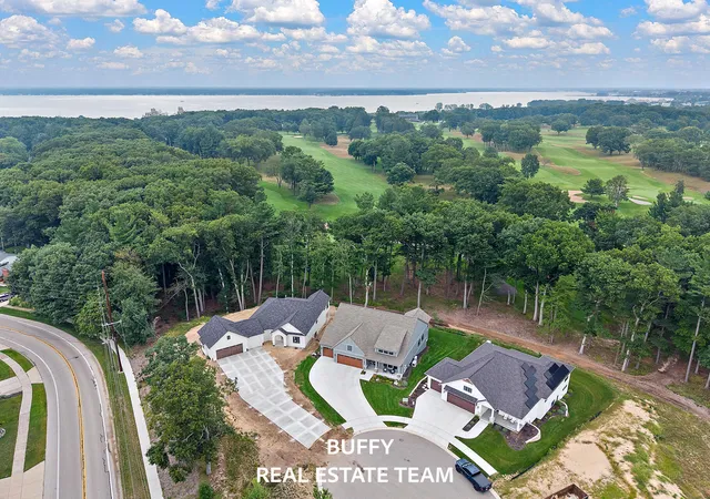 Photo 3 of Condo for sale at 2926 Duneside Cir, Muskegon, MI 49441 | MLS# 71026047280 | Listing updated on 2026-09-05