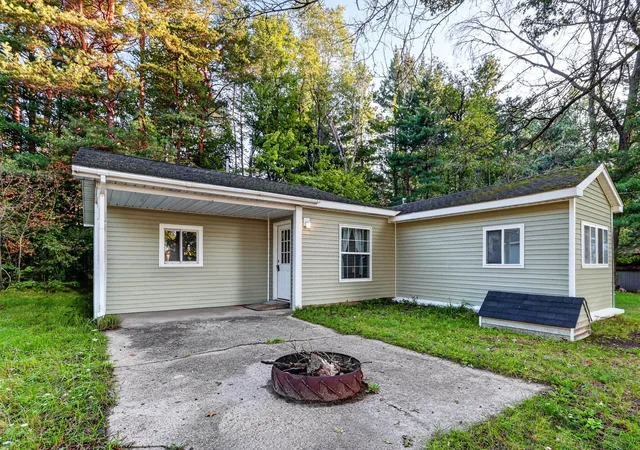 Photo 3 of Single family home for sale at 2341 Michigan Ave, Prescott, MI 48756 | MLS# 78080073264 | Listing updated on 2026-09-19