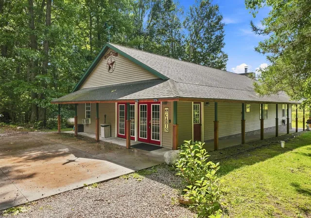 Photo 2 of Single family home for sale at 6601 Drake Dr, Cadillac, MI 49601 | MLS# 78080073265 | Listing updated on 2026-09-10