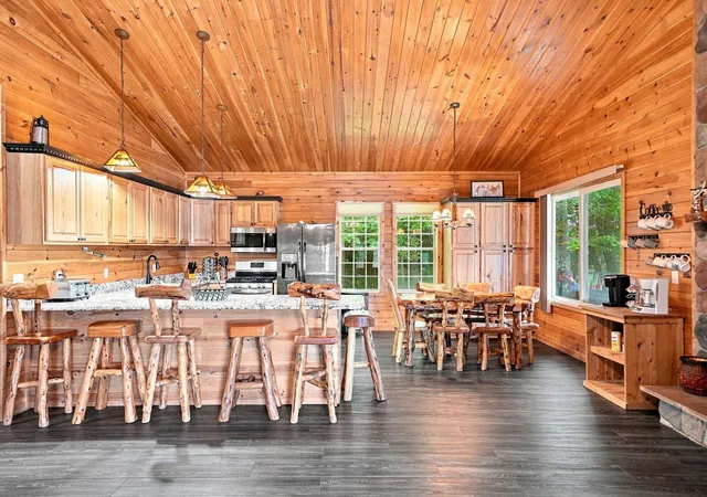 Photo 3 of Single family home for sale at 6601 Drake Dr, Cadillac, MI 49601 | MLS# 78080073265 | Listing updated on 2026-09-10