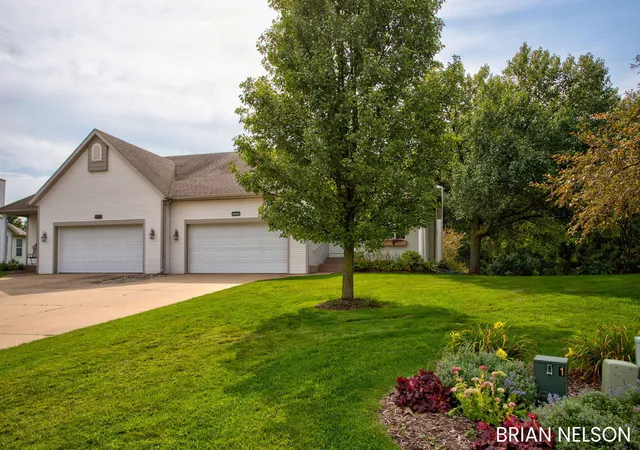 Photo 2 of Condo for sale at 14462 Twin Oaks St, Holland, MI 49424 | MLS# 71026047288 | Listing updated on 2026-09-11