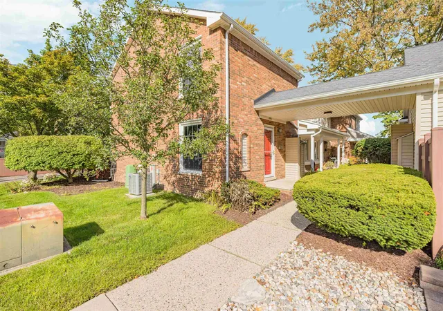 Photo 1 of Condo for sale at 3551 Crooks Rd, Royal Oak, MI 48073 | MLS# 58050220934 | Listing updated on 2026-09-09