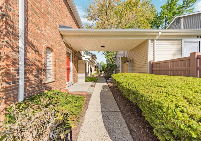 Photo 2 of Condo for sale at 3551 Crooks Rd, Royal Oak, MI 48073 | MLS# 58050220934 | Listing updated on 2026-09-09