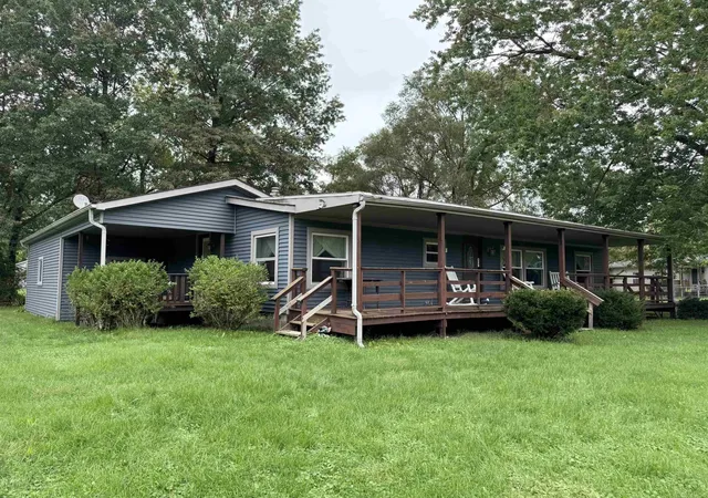 Photo 2 of Single family home for sale at 351 Center St, Algonac, MI 48001 | MLS# 58050220936 | Listing updated on 2026-09-04