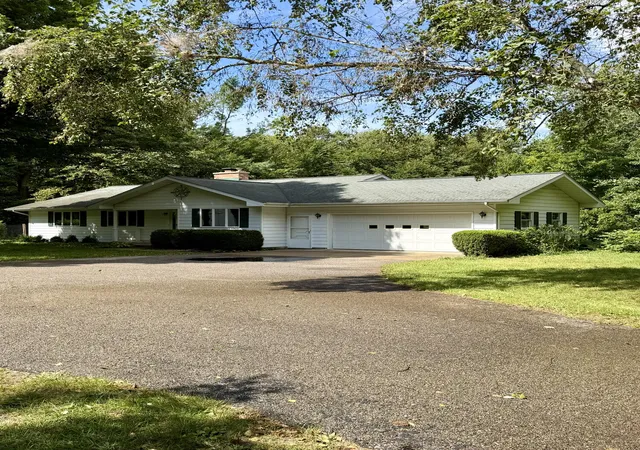 Photo 1 of Single family home for sale at 7026 Farr Rd, Onekama, MI 49675 | MLS# 67026047299 | Listing updated on 2026-09-08