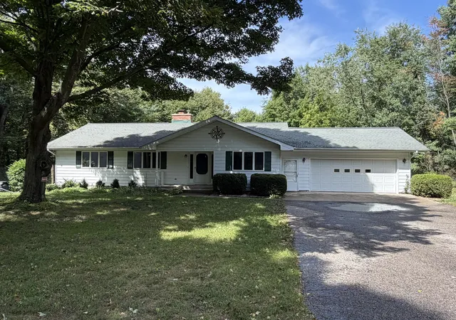 Photo 3 of Single family home for sale at 7026 Farr Rd, Onekama, MI 49675 | MLS# 67026047299 | Listing updated on 2026-09-08