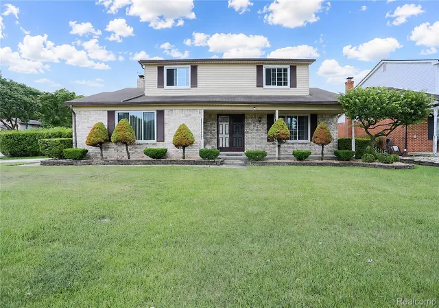 Photo 1 of Single family home for sale at 4788 Bloomfield Dr, Sterling Heights, MI 48310 | MLS# 20261071599 | Listing updated on 2026-09-05