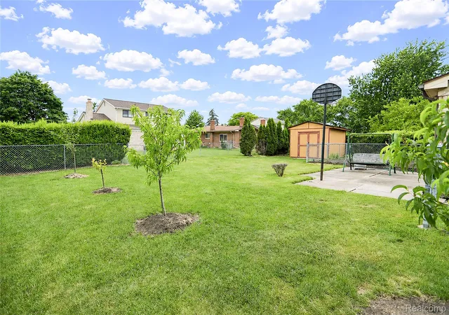 Photo 3 of Single family home for sale at 4788 Bloomfield Dr, Sterling Heights, MI 48310 | MLS# 20261071599 | Listing updated on 2026-09-05