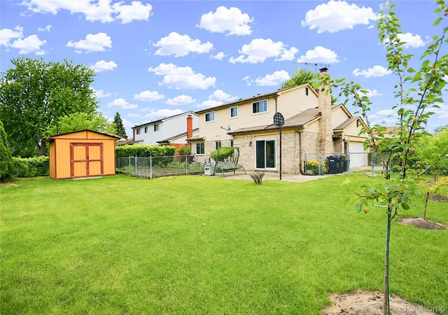 Photo 4 of Single family home for sale at 4788 Bloomfield Dr, Sterling Heights, MI 48310 | MLS# 20261071599 | Listing updated on 2026-09-05