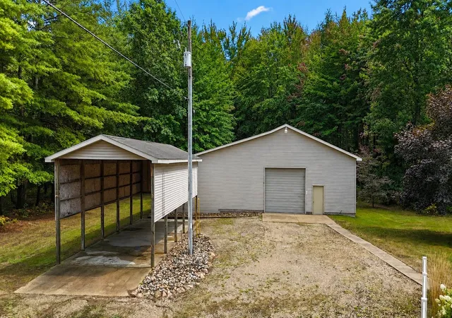 Photo 3 of Single family home for sale at 5785 W Isabella Rd, Mount Pleasant, MI 48858 | MLS# 79080073269 | Listing updated on 2026-09-17