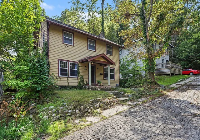 Single family home for sale at 915 Walwood Pl, Kalamazoo, MI 49007 | MLS# 66026047300