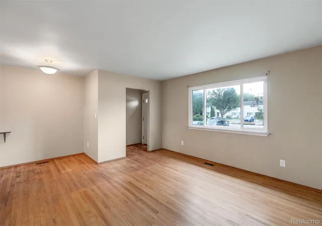 Photo 3 of Condo for sale at 3001 Wolverine Dr, Ann Arbor, MI 48108 | MLS# 20261071601 | Listing updated on 2026-09-05