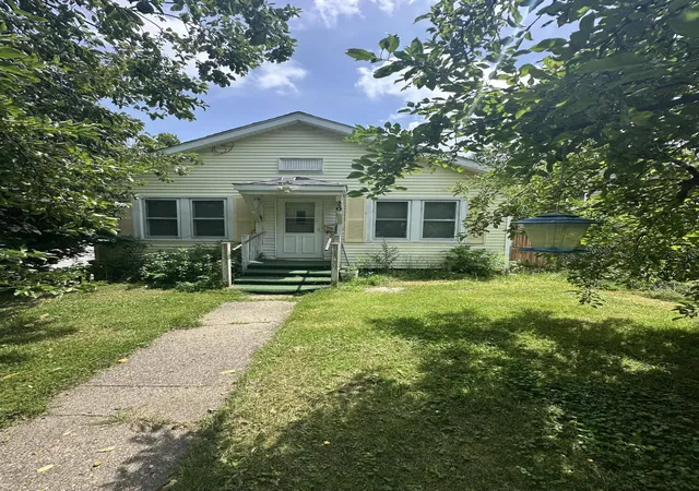 Single family home for sale at 450 24th Street N, Springfield, MI 49037 | MLS# 64026047303