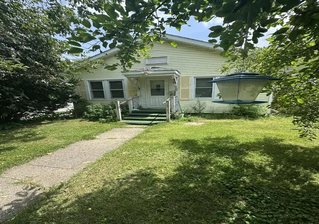 Photo 2 of Single family home for sale at 450 24th Street N, Springfield, MI 49037 | MLS# 64026047303 | Listing updated on 2026-09-04