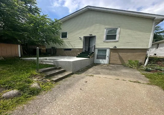 Photo 3 of Single family home for sale at 450 24th Street N, Springfield, MI 49037 | MLS# 64026047303 | Listing updated on 2026-09-04