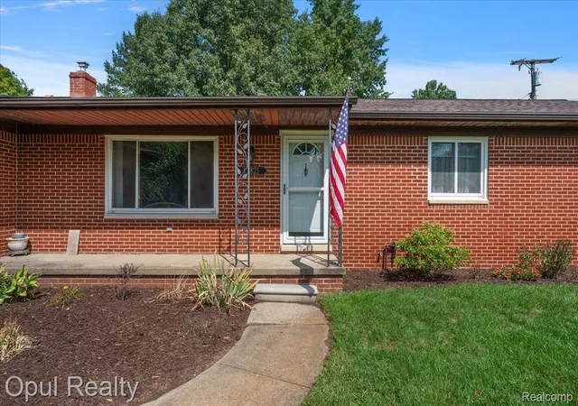Photo 3 of Single family home for sale at 12821 10 Mile Rd, South Lyon, MI 48178 | MLS# 20261071604 | Listing updated on 2026-09-05