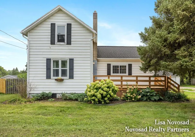 Single family home for sale at 2124 Rosewood St, Jenison, MI 49428 | MLS# 65026047309