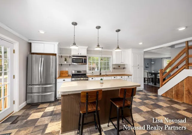 Photo 4 of Single family home for sale at 2124 Rosewood St, Jenison, MI 49428 | MLS# 65026047309 | Listing updated on 2026-10-05