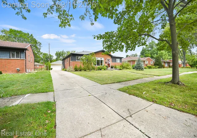 Photo 2 of Single family home for sale at 16996 Elizabeth St, Beverly Hills, MI 48025 | MLS# 20261071605 | Listing updated on 2026-09-16