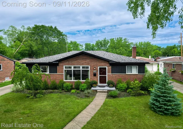 Photo 3 of Single family home for sale at 16996 Elizabeth St, Beverly Hills, MI 48025 | MLS# 20261071605 | Listing updated on 2026-09-16