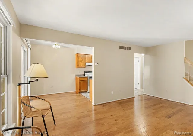 Photo 4 of Condo for sale at 7771 Lake Ridge Dr, Waterford, MI 48327 | MLS# 20261071610 | Listing updated on 2026-09-11