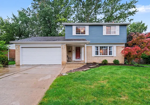 Single family home for sale at 542 Eastlook Dr, Saline, MI 48176 | MLS# 81026047314