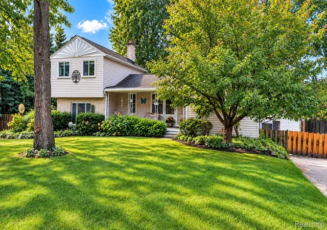 Single family home for sale at 3262 Rockhaven Ave, Rochester Hills, MI 48309 | MLS# 20261071613