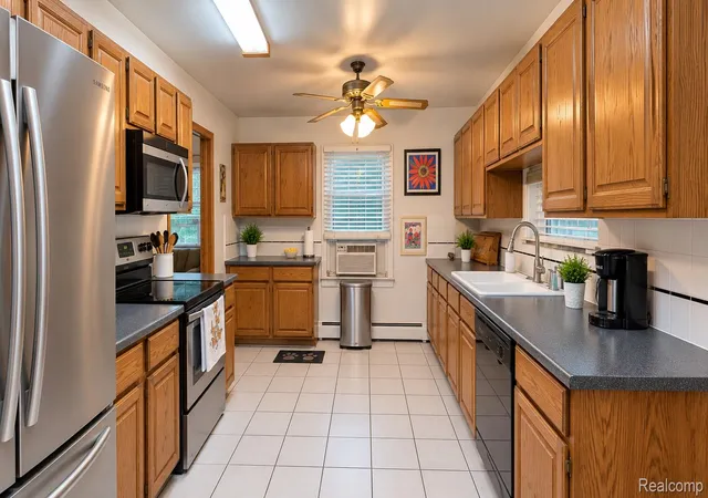 Photo 4 of Single family home for sale at 3262 Rockhaven Ave, Rochester Hills, MI 48309 | MLS# 20261071613 | Listing updated on 2026-09-25