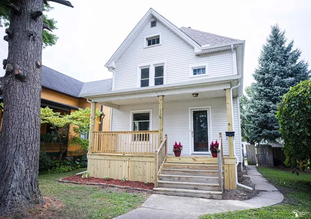 Photo 1 of Single family home for sale at 328 Union St, Monroe, MI 48161 | MLS# 57050220944 | Listing updated on 2026-09-08