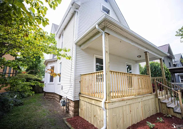 Photo 3 of Single family home for sale at 328 Union St, Monroe, MI 48161 | MLS# 57050220944 | Listing updated on 2026-09-08