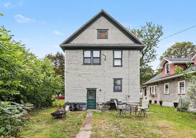 Photo 2 of Single family home for sale at 909 Clinton Ave, Kalamazoo, MI 49001 | MLS# 66026047318 | Listing updated on 2026-09-05