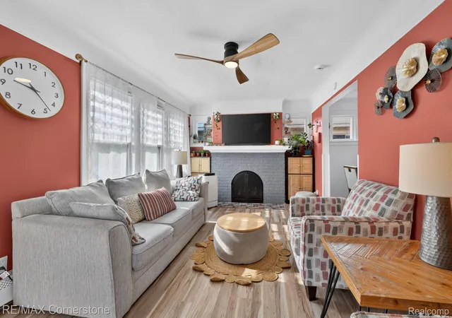 Photo 3 of Single family home for sale at 4040 Longtin Ave, Lincoln Park, MI 48146 | MLS# 20261071618 | Listing updated on 2026-10-07