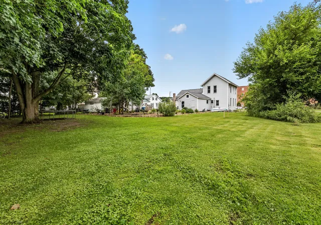 Photo 33 of Single family home for sale at 204 South St, Jonesville, MI 49250 | MLS# 53026047320 | Listing updated on 2026-09-23