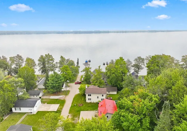 Photo 3 of Single family home for sale at 110 Bass Ct, Cadillac, MI 49601 | MLS# 78080073275 | Listing updated on 2026-09-07