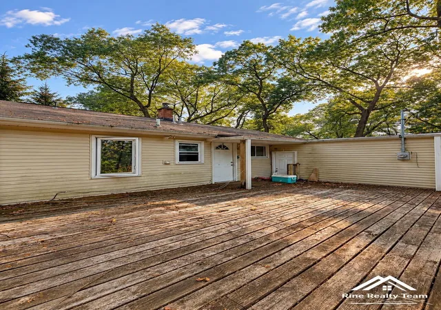 Photo 3 of Single family home for sale at 1480 Linden Dr, Muskegon, MI 49445 | MLS# 61050220947 | Listing updated on 2026-09-12