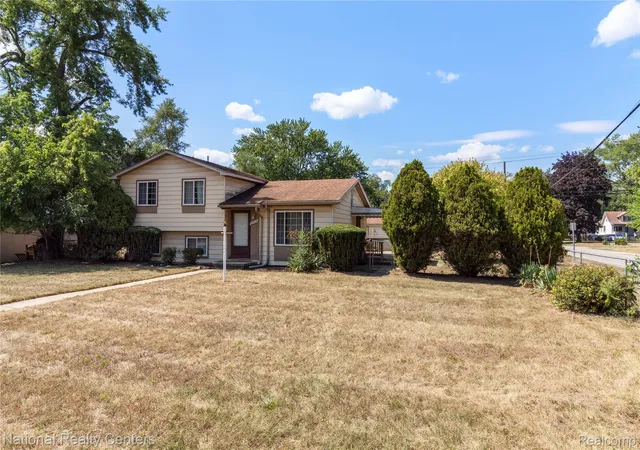 Photo 2 of Single family home for sale at 21025 Indian St, Southfield, MI 48033 | MLS# 20261071628 | Listing updated on 2026-09-06