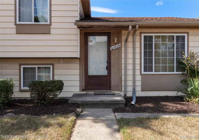 Photo 3 of Single family home for sale at 21025 Indian St, Southfield, MI 48033 | MLS# 20261071628 | Listing updated on 2026-09-06