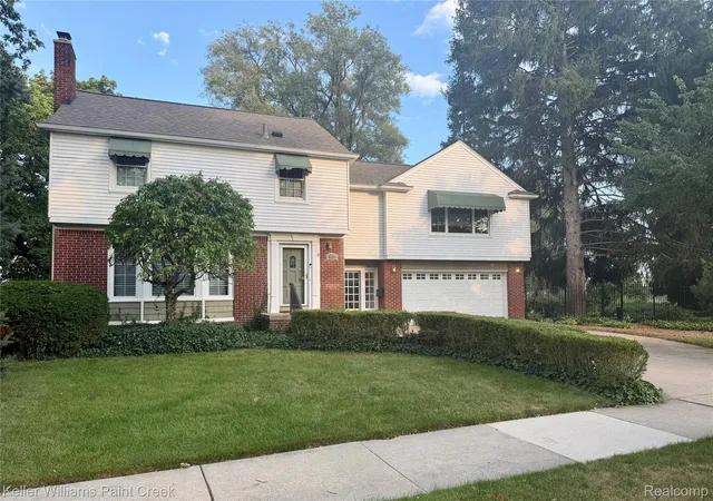 Photo 2 of Single family home for sale at 1405 Wellesley Dr, Mount Clemens, MI 48043 | MLS# 20261071630 | Listing updated on 2026-09-18