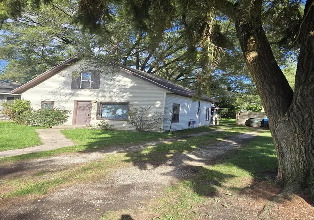 Photo 2 of Single family home for sale at 1918 Franklin St, Muskegon, MI 49441 | MLS# 71026047334 | Listing updated on 2026-09-10