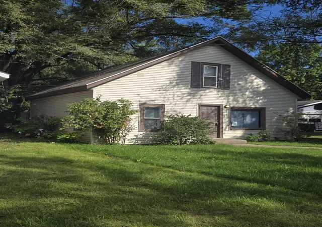 Photo 3 of Single family home for sale at 1918 Franklin St, Muskegon, MI 49441 | MLS# 71026047334 | Listing updated on 2026-09-10