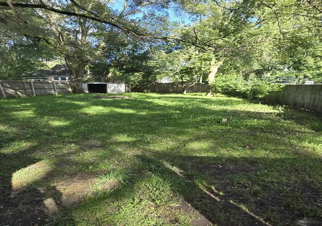 Photo 4 of Single family home for sale at 1918 Franklin St, Muskegon, MI 49441 | MLS# 71026047334 | Listing updated on 2026-09-10
