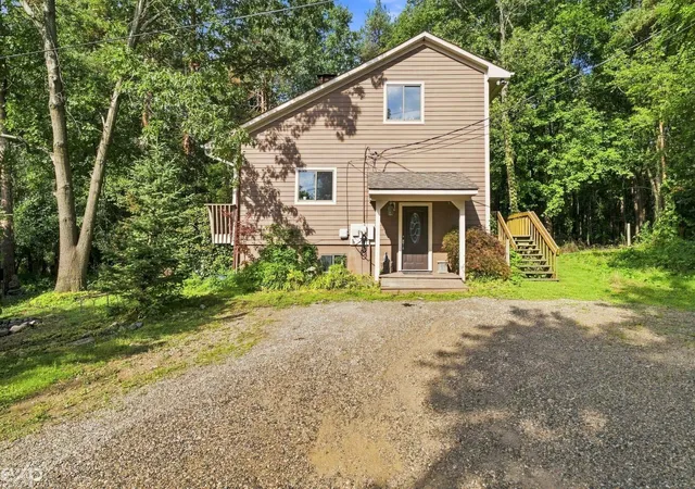 Photo 2 of Single family home for sale at 535 Goldengate St, Lake Orion, MI 48362 | MLS# 58050220952 | Listing updated on 2026-09-05