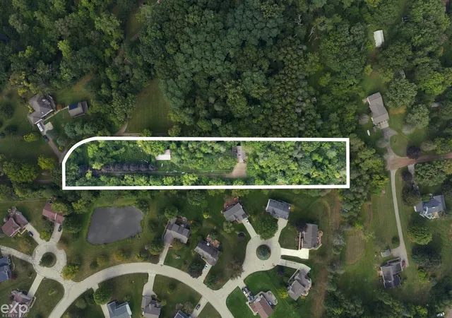 Photo 3 of Single family home for sale at 535 Goldengate St, Lake Orion, MI 48362 | MLS# 58050220952 | Listing updated on 2026-10-14