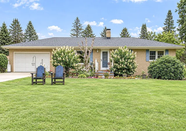 Photo 2 of Single family home for sale at 9557 Cleveland Ave, Baroda, MI 49101 | MLS# 69026047341 | Listing updated on 2026-10-06